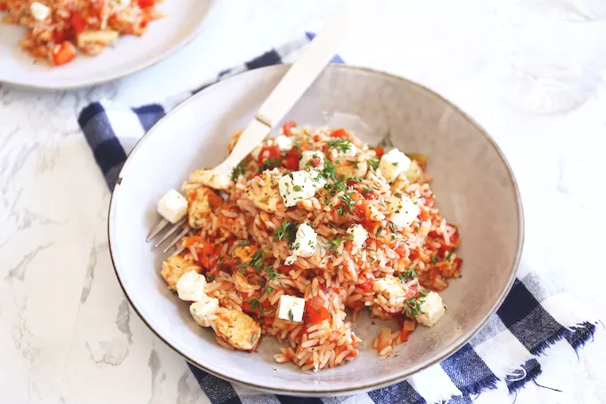 Gyrosschotel met rijst en tzatziki